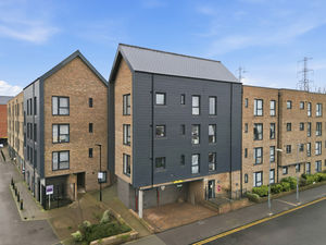 Photo 25- click for photo gallery